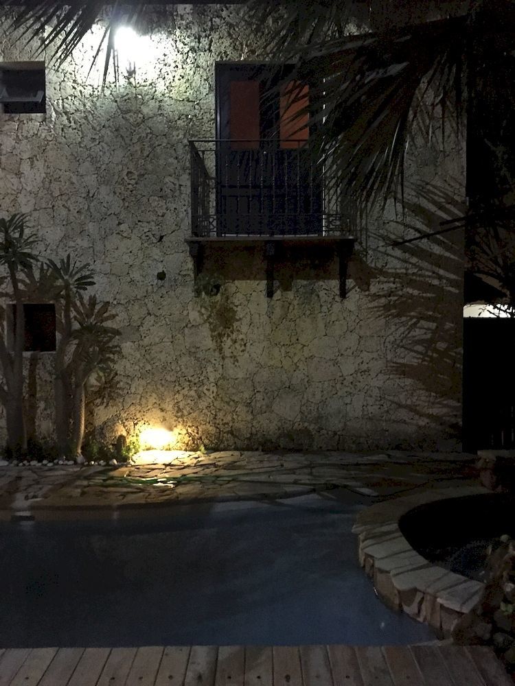 Manaya Bed & Breakfast 2*