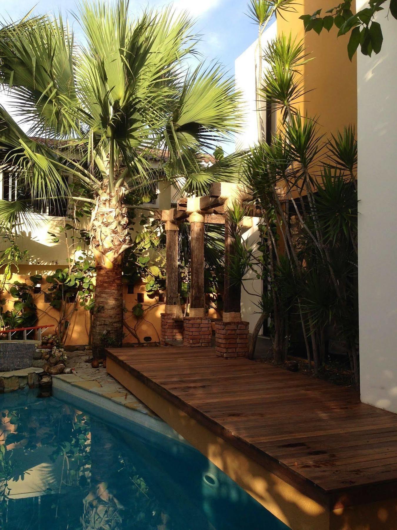 Manaya Bed & Breakfast 2*
